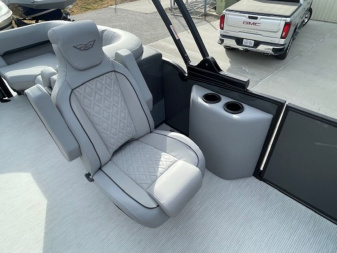 New 2025 Bennington 24 MFB Tritoon