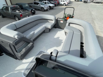 New 2025 Bennington 24 MFB Tritoon