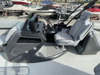 New 2025 Bennington 24 MFB Tritoon