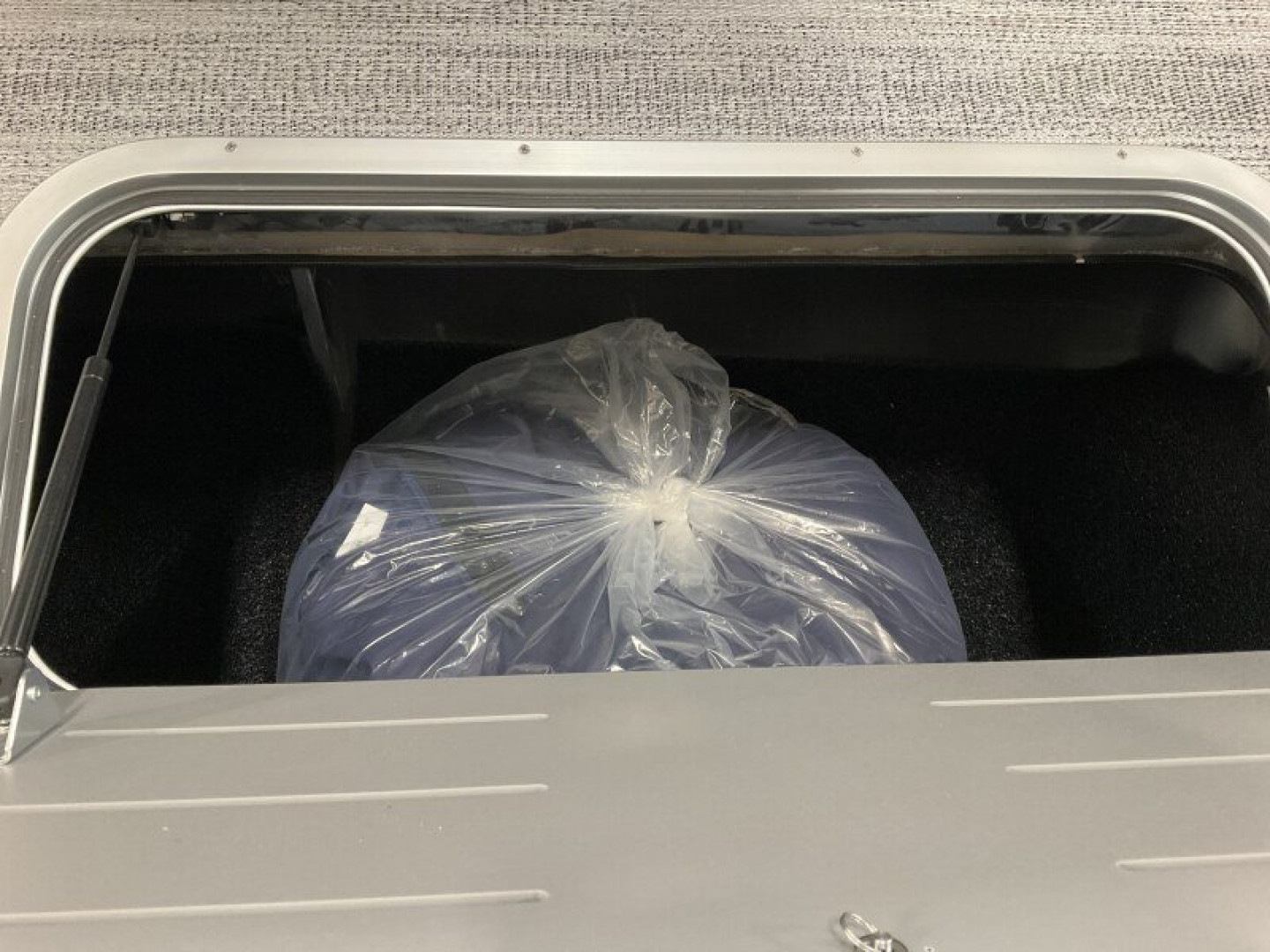 New 2025 Bennington 22 SSR Tritoon