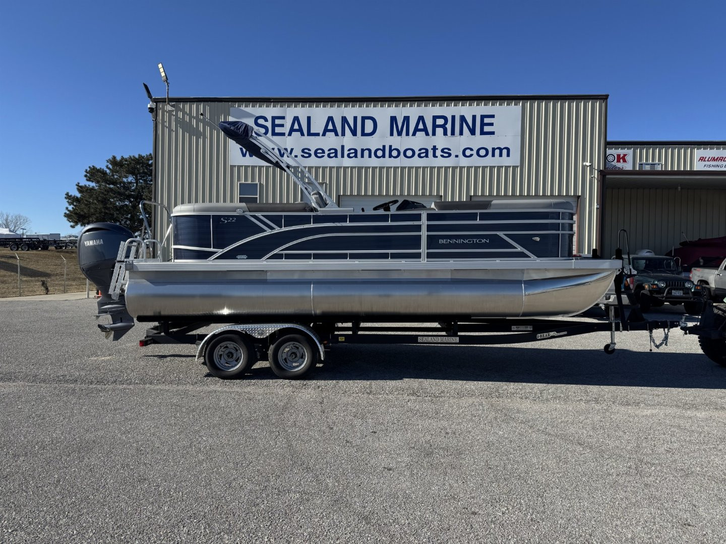 New 2025 Bennington 22 SSR Tritoon