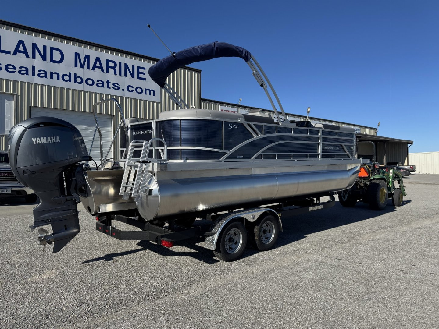 New 2025 Bennington 22 SSR Tritoon