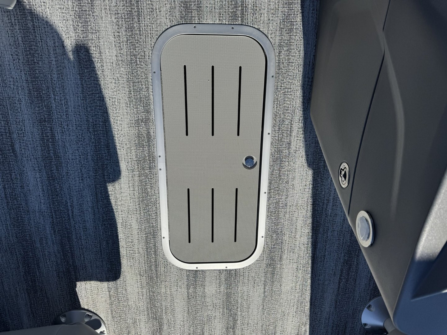 New 2025 Bennington 22 SSR Tritoon