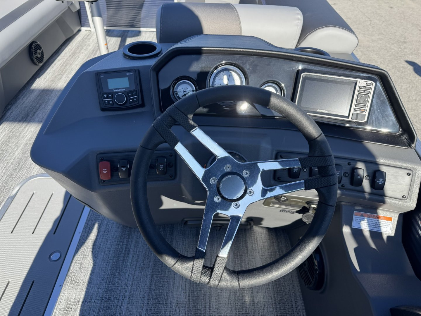 New 2025 Bennington 22 SSR Tritoon