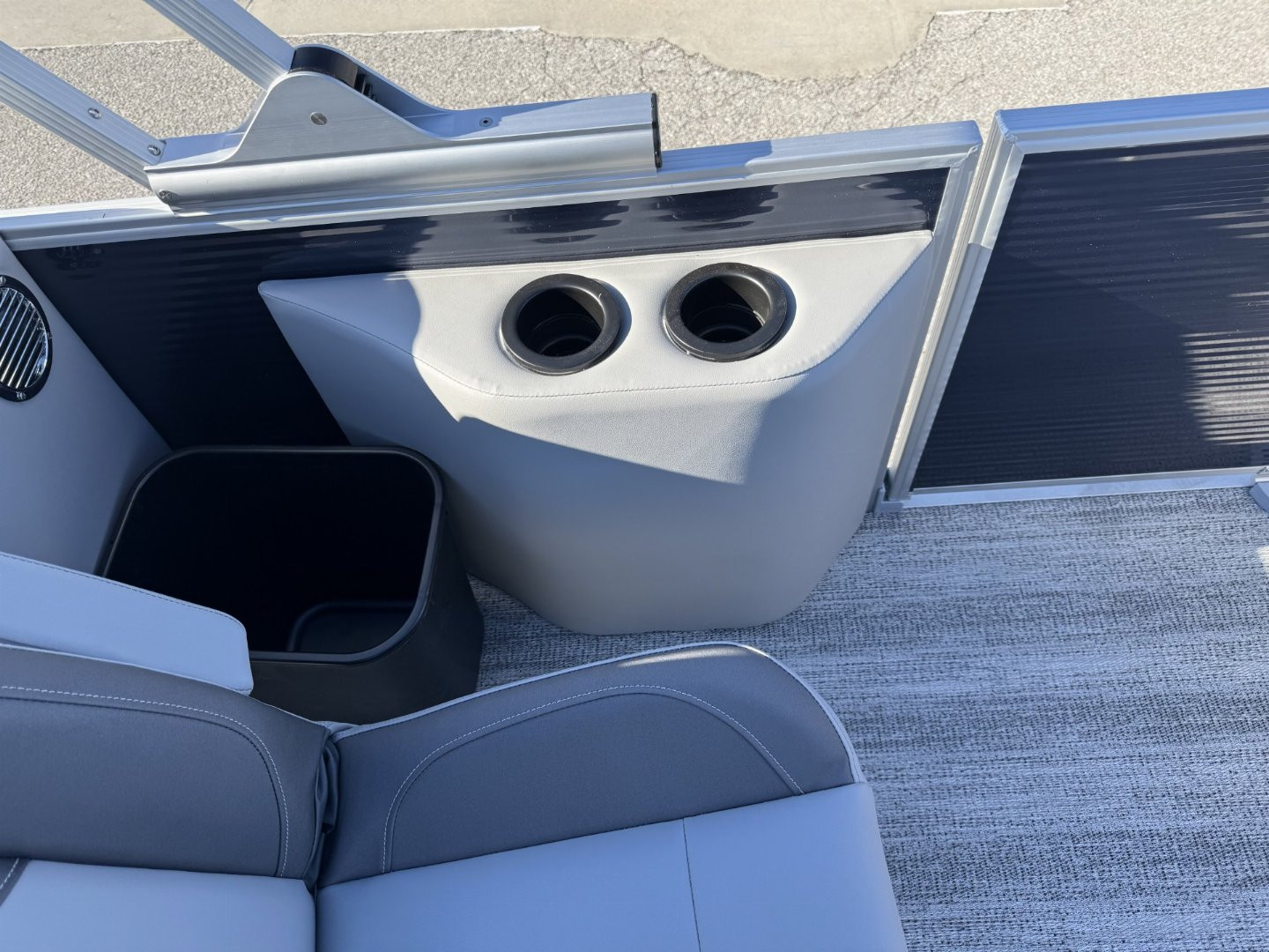 New 2025 Bennington 22 SSR Tritoon