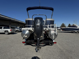 New 2025 Bennington 22 SSR Tritoon