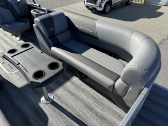 New 2025 Bennington 22 SSR Tritoon