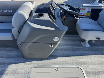 New 2025 Bennington 22 SSR Tritoon