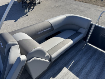 New 2025 Bennington 22 SSR Tritoon