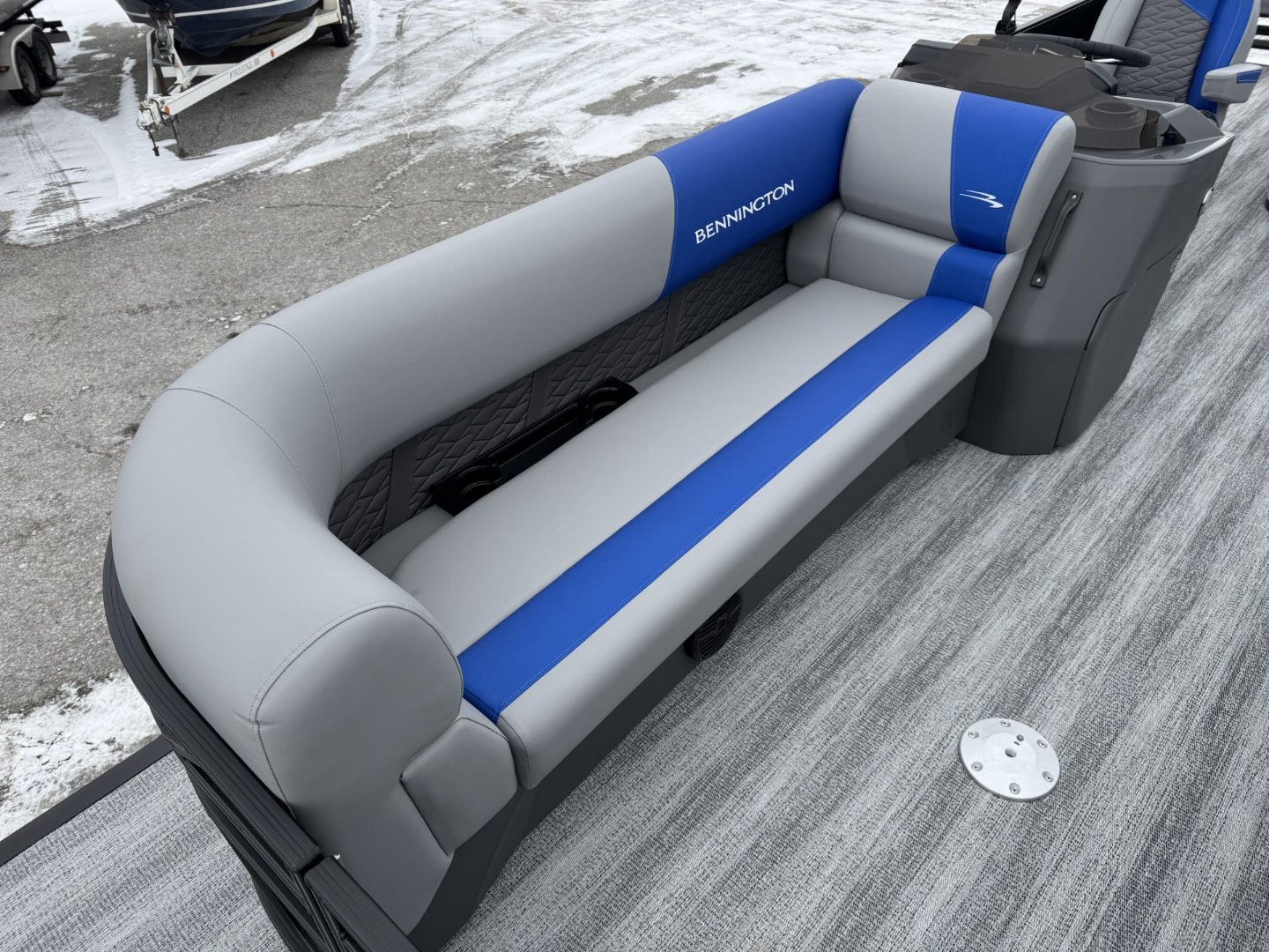 New 2025 Bennington 22 SSB Tritoon