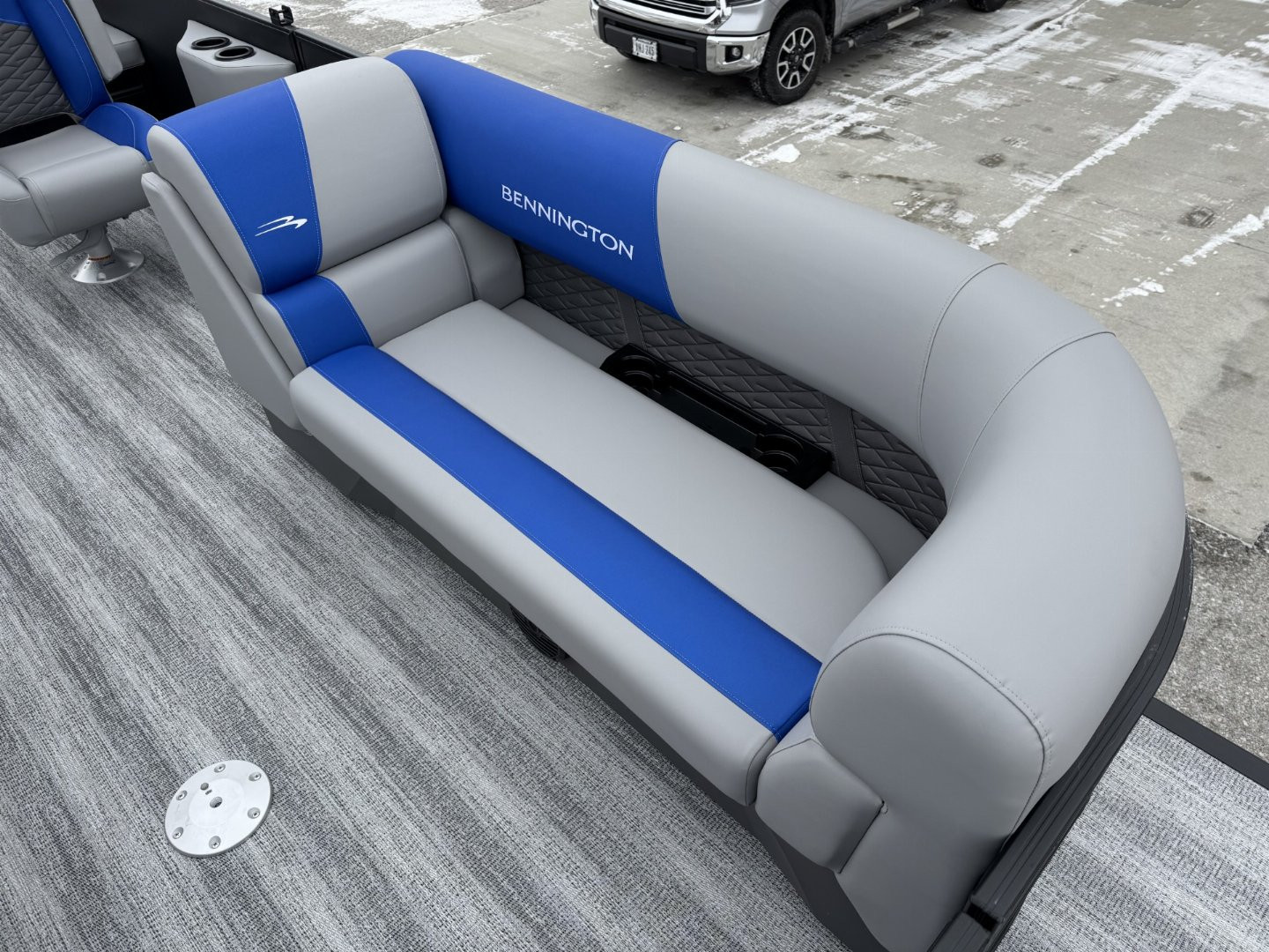 New 2025 Bennington 22 SSB Tritoon