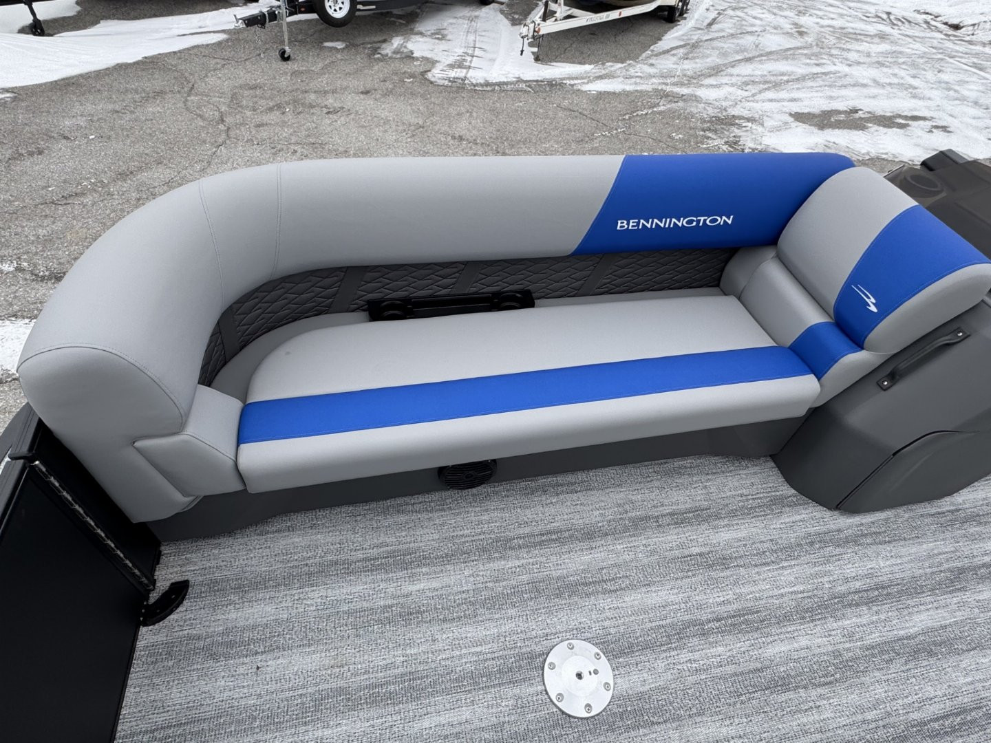 New 2025 Bennington 22 SSB Tritoon