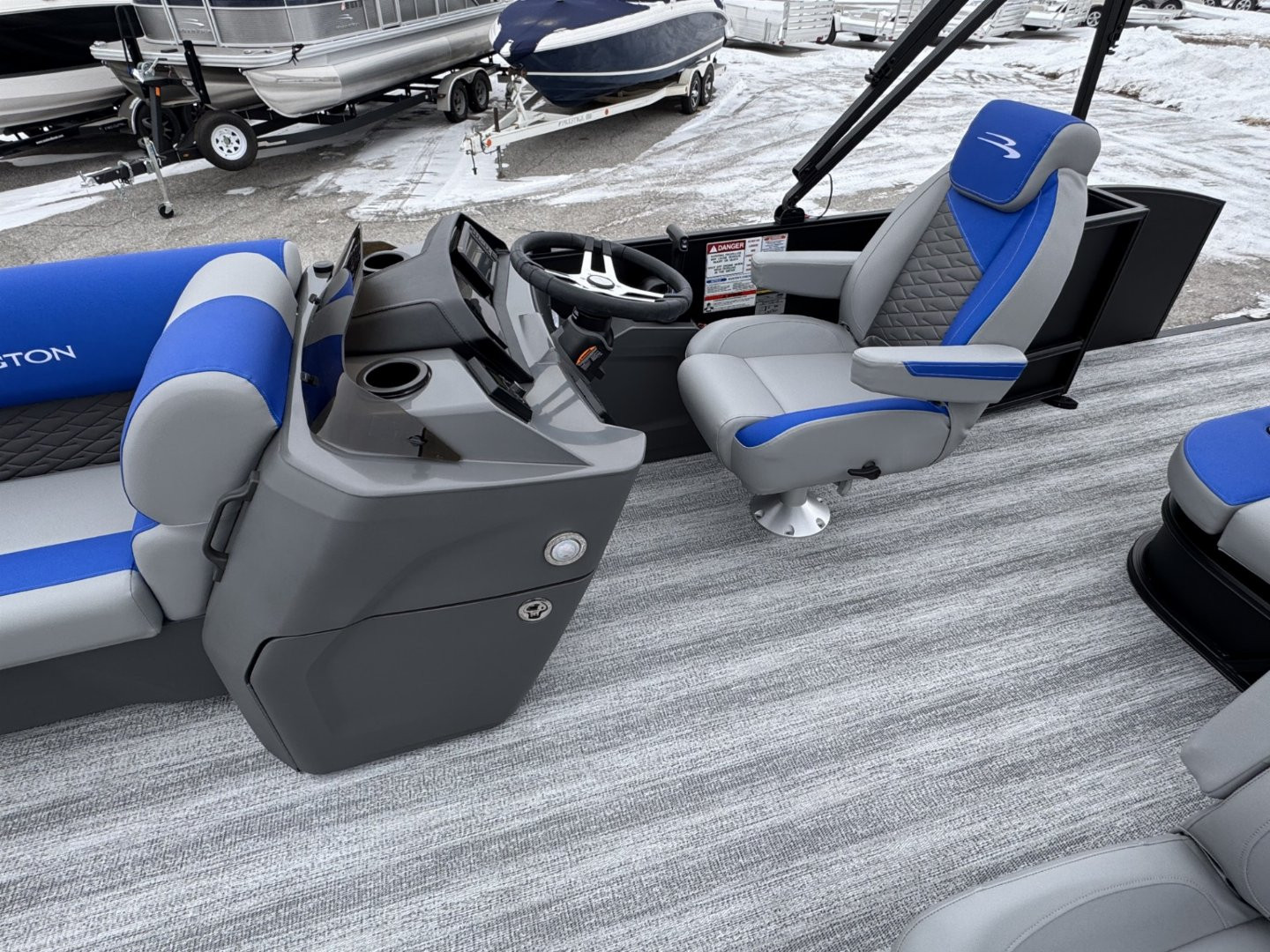New 2025 Bennington 22 SSB Tritoon
