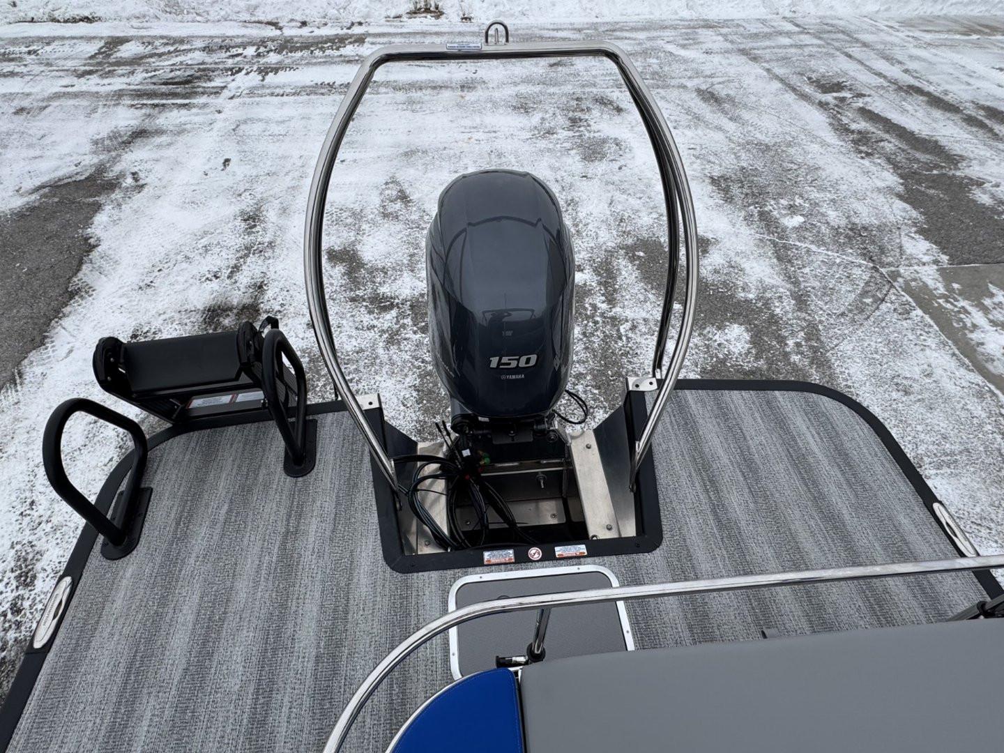 New 2025 Bennington 22 SSB Tritoon