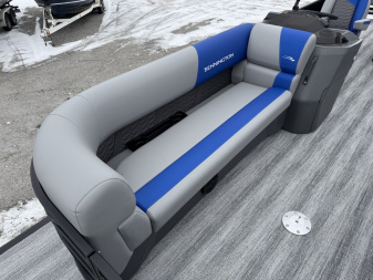 New 2025 Bennington 22 SSB Tritoon