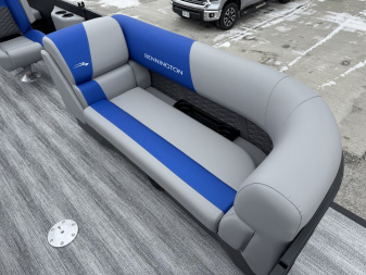 New 2025 Bennington 22 SSB Tritoon