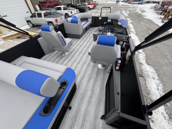 New 2025 Bennington 22 SSB Tritoon