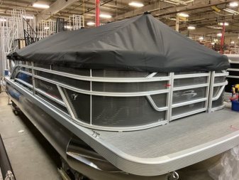 New 2025 Bennington 22 SVSR Tritoon