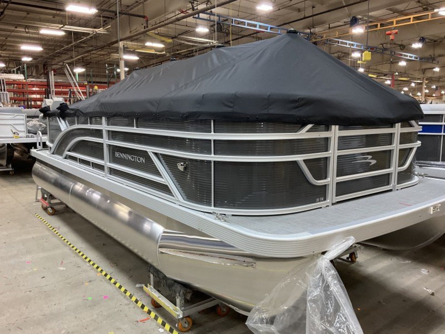 New 2025 Bennington 20 SVL