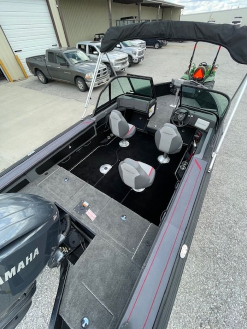 New 2025 Alumacraft Trophy 185X Sport