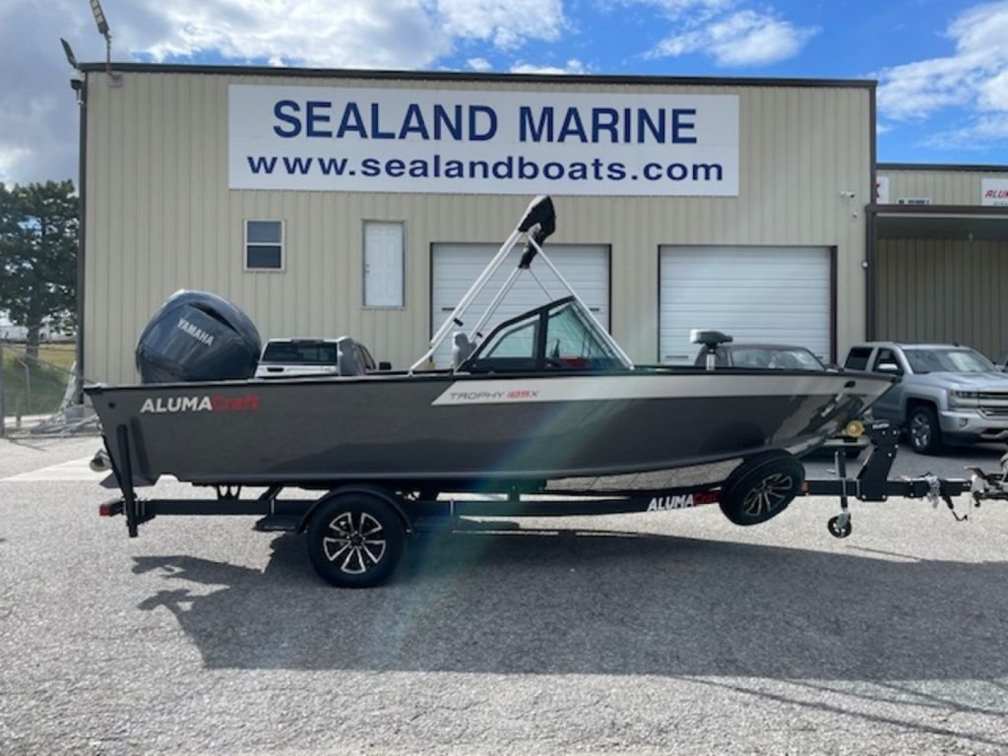 New 2025 Alumacraft Trophy 185X Sport