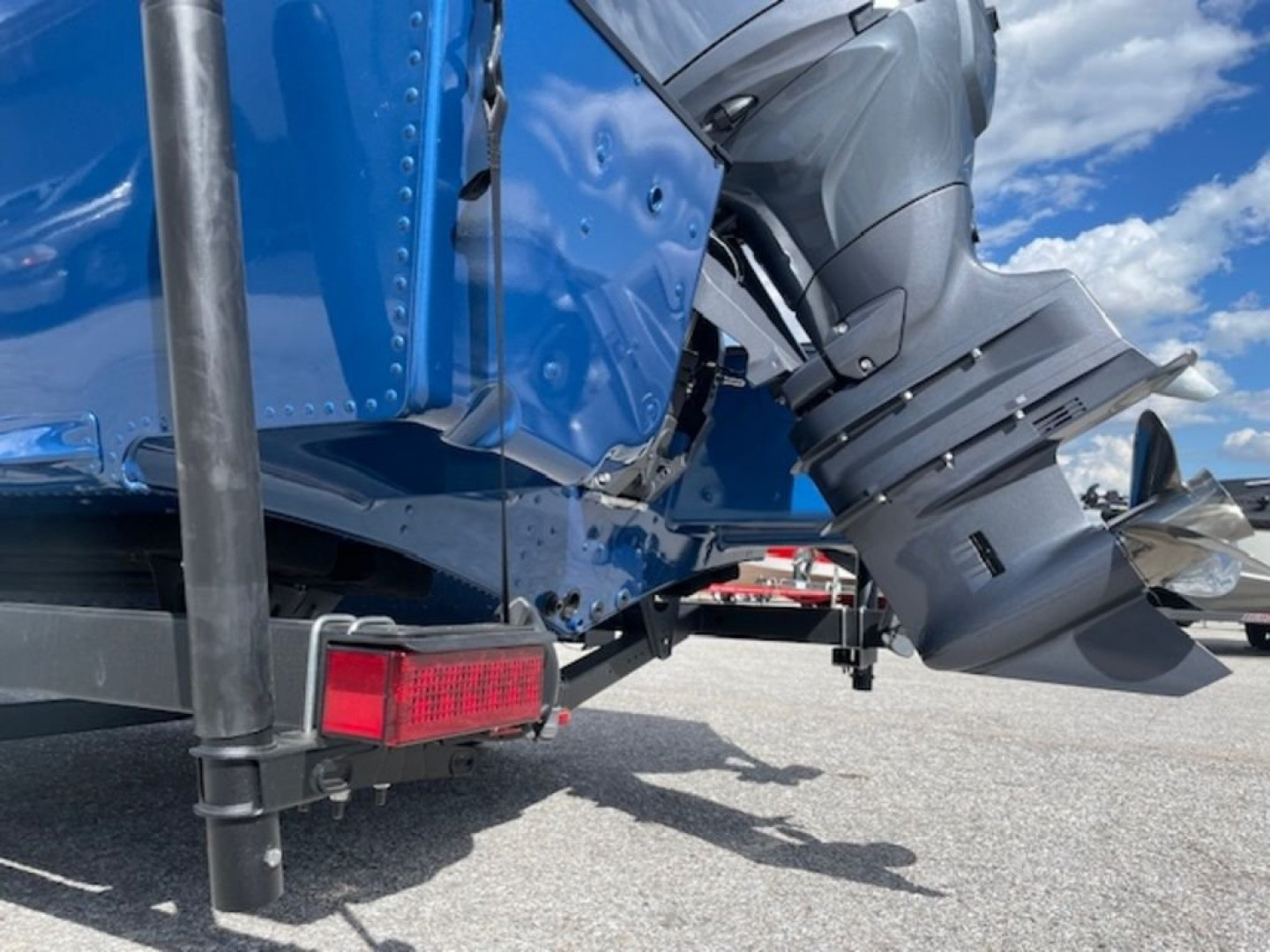 New 2025 Alumacraft Competitor 185X Sport