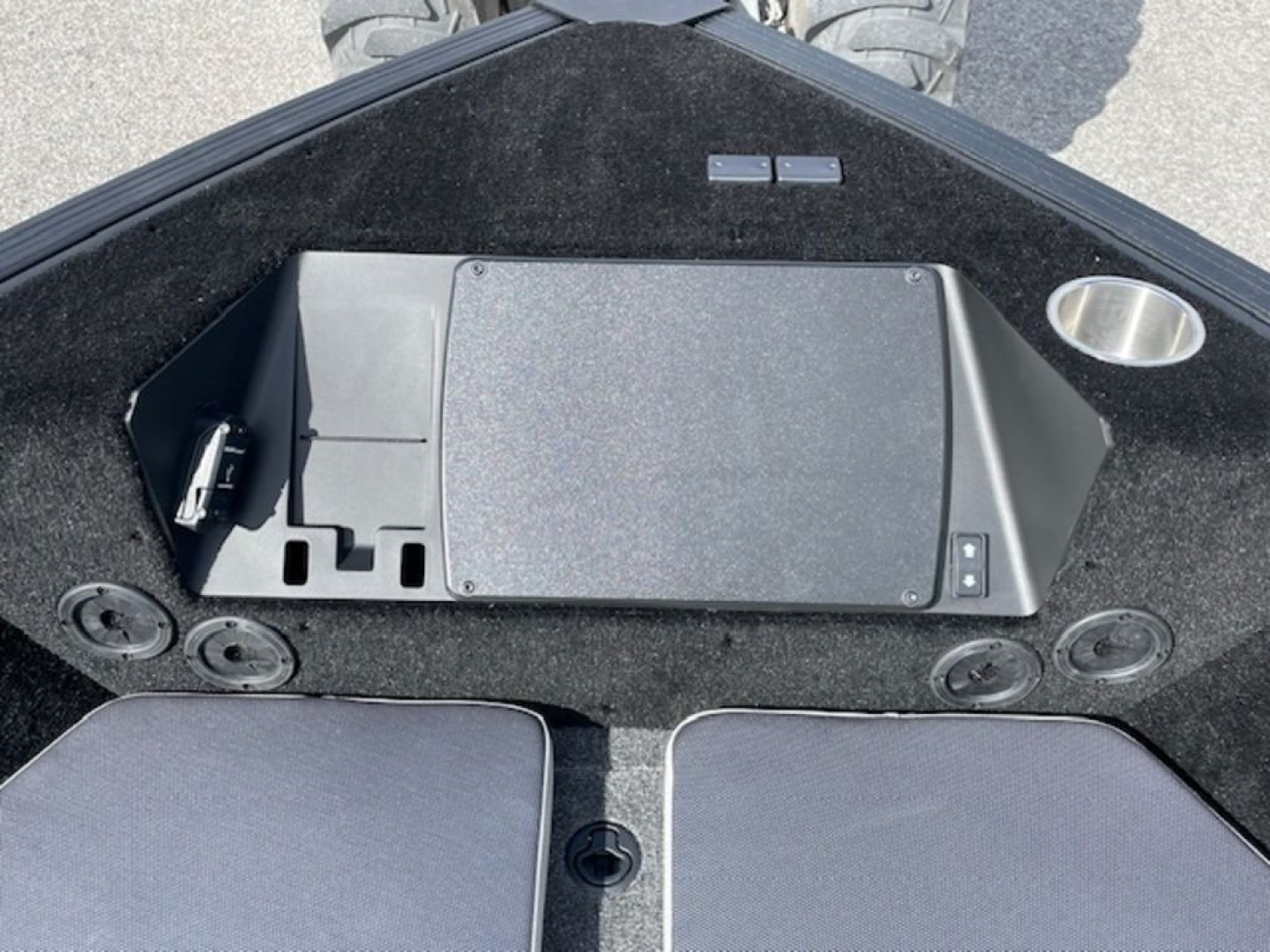 New 2025 Alumacraft Competitor 185X Sport