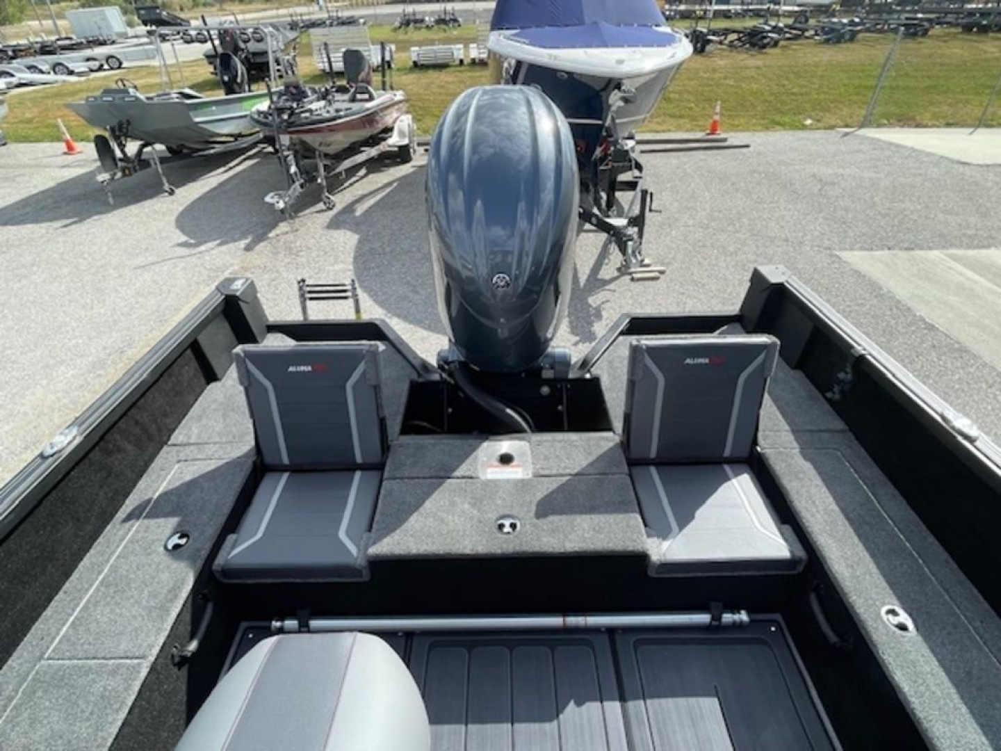 New 2025 Alumacraft Competitor 185X Sport