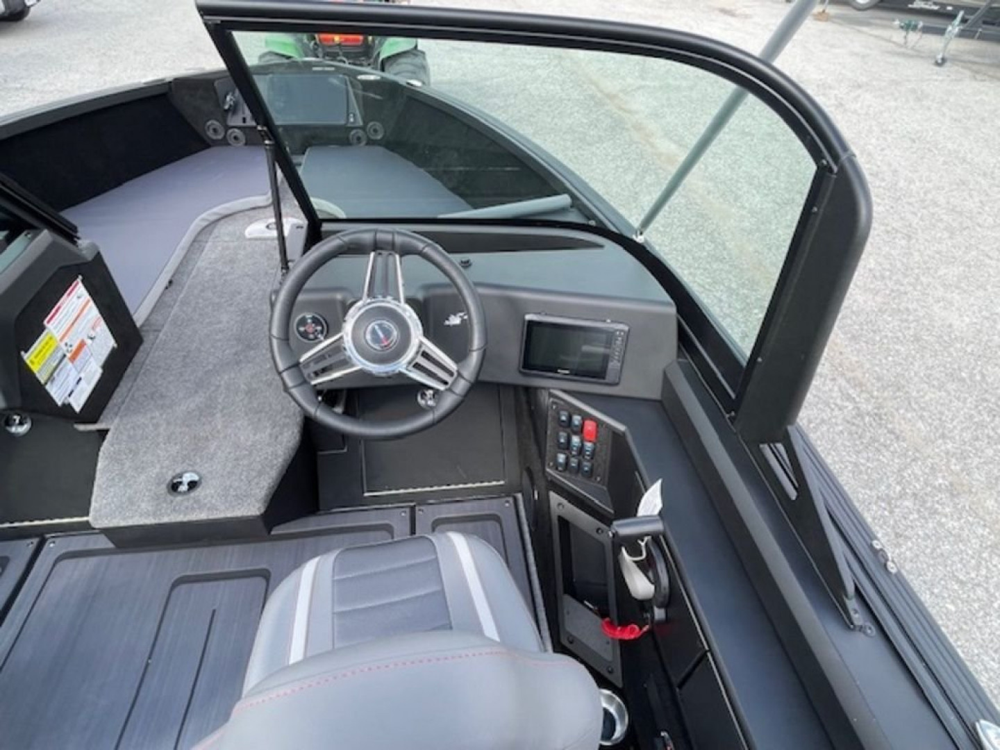 New 2025 Alumacraft Competitor 185X Sport