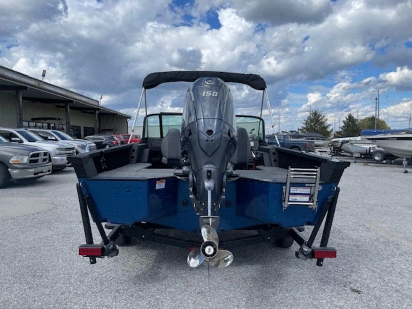 New 2025 Alumacraft Competitor 185X Sport