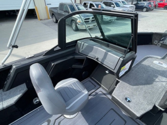 New 2025 Alumacraft Competitor 185X Sport