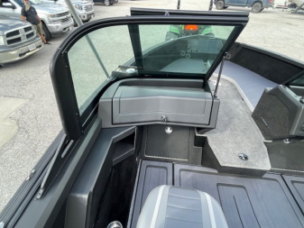 New 2025 Alumacraft Competitor 185X Sport