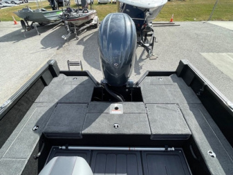 New 2025 Alumacraft Competitor 185X Sport