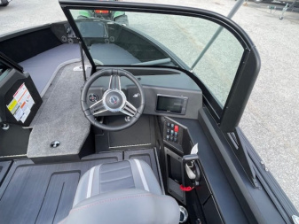 New 2025 Alumacraft Competitor 185X Sport