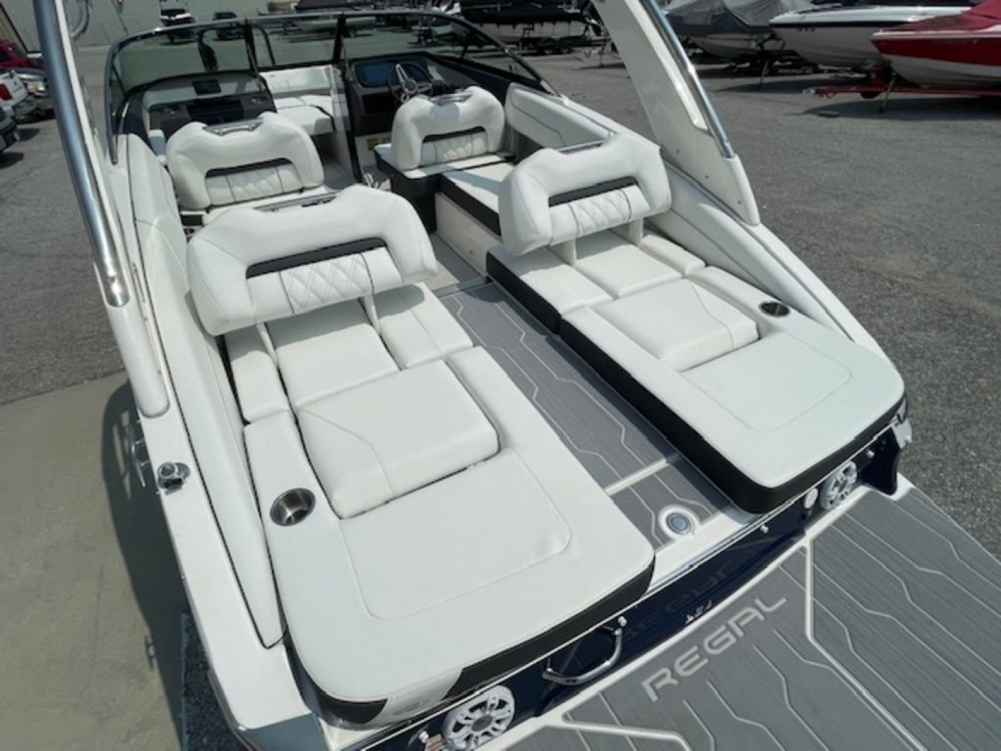 New 2025 Regal Boats LS4 Bowrider