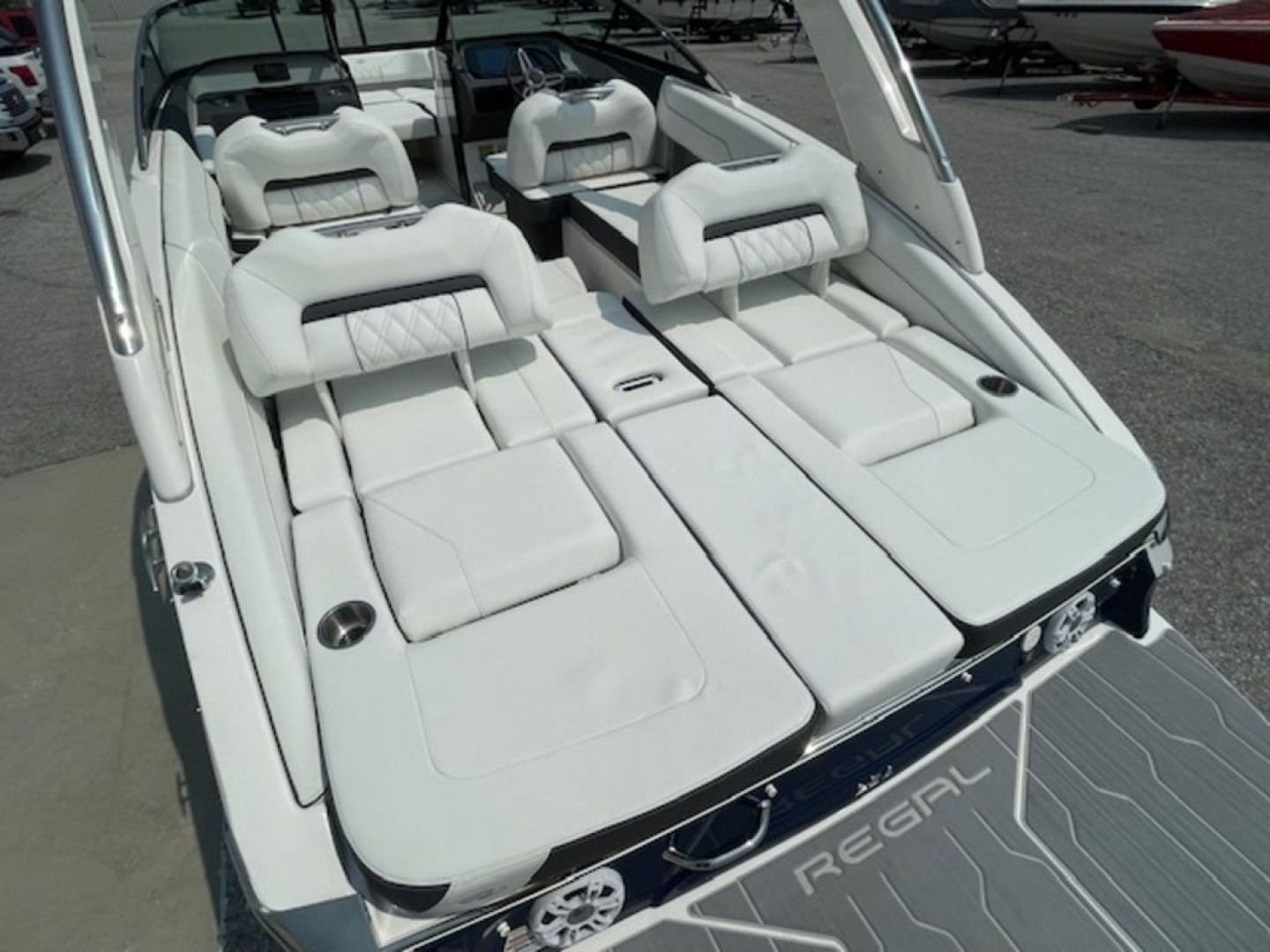 New 2025 Regal Boats LS4 Bowrider