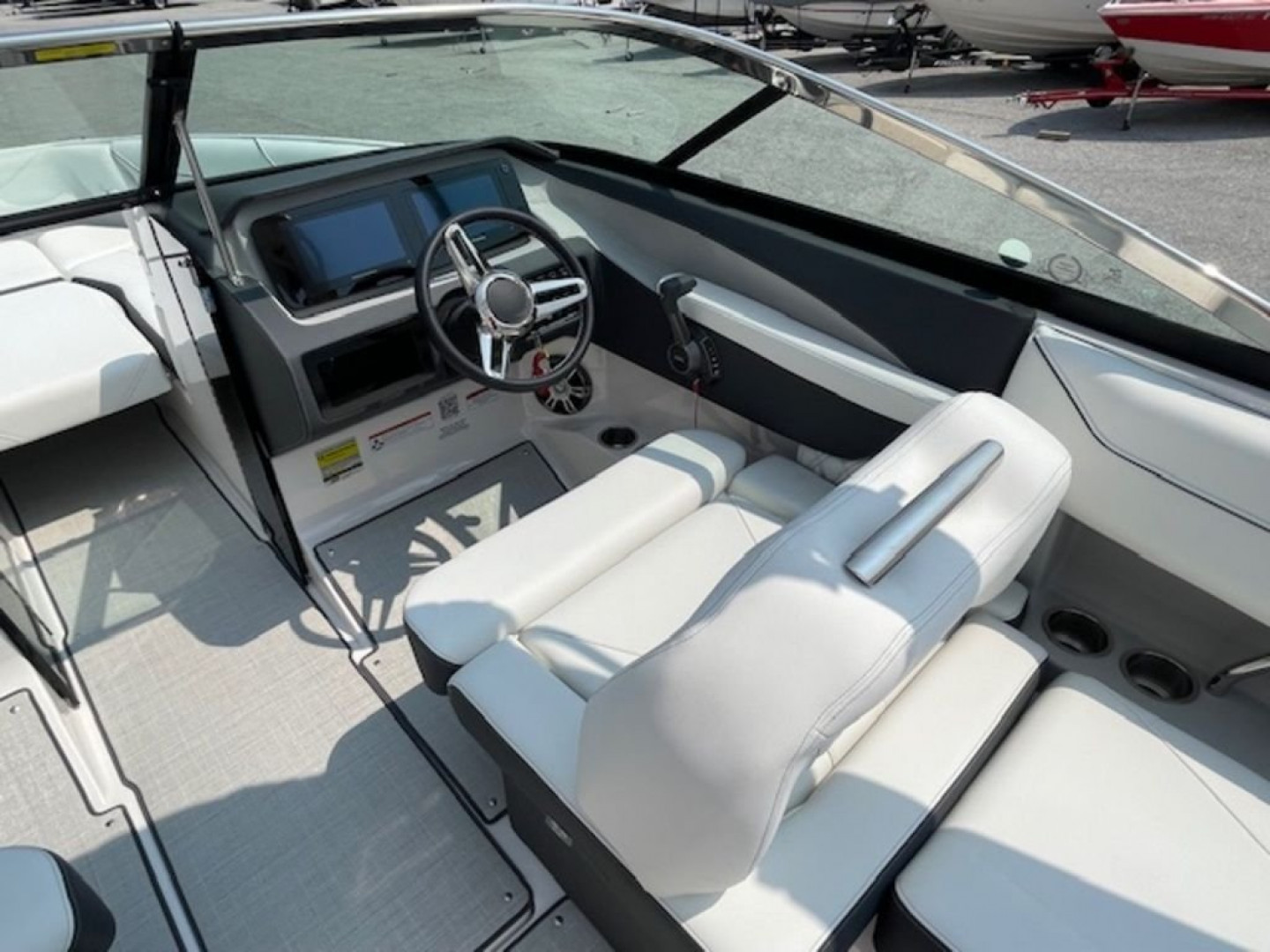 New 2025 Regal Boats LS4 Bowrider