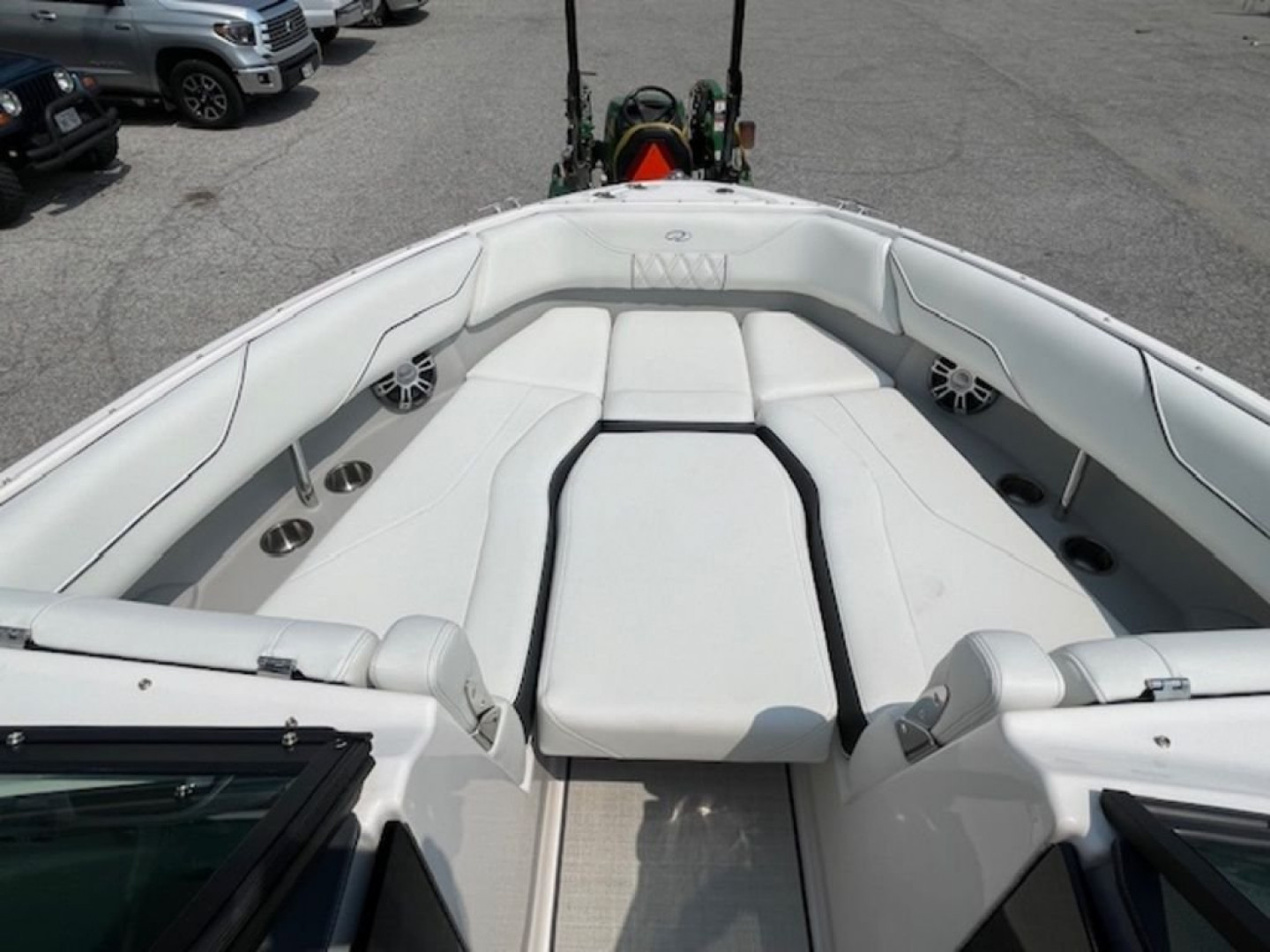 New 2025 Regal Boats LS4 Bowrider
