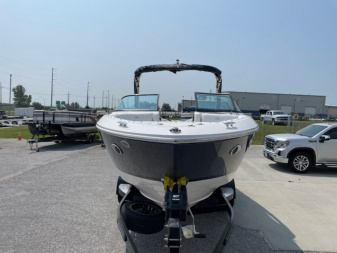 New 2025 Regal Boats LS4 Bowrider