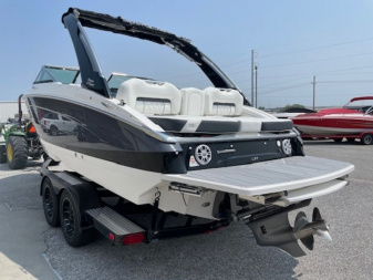 New 2025 Regal Boats LS4 Bowrider