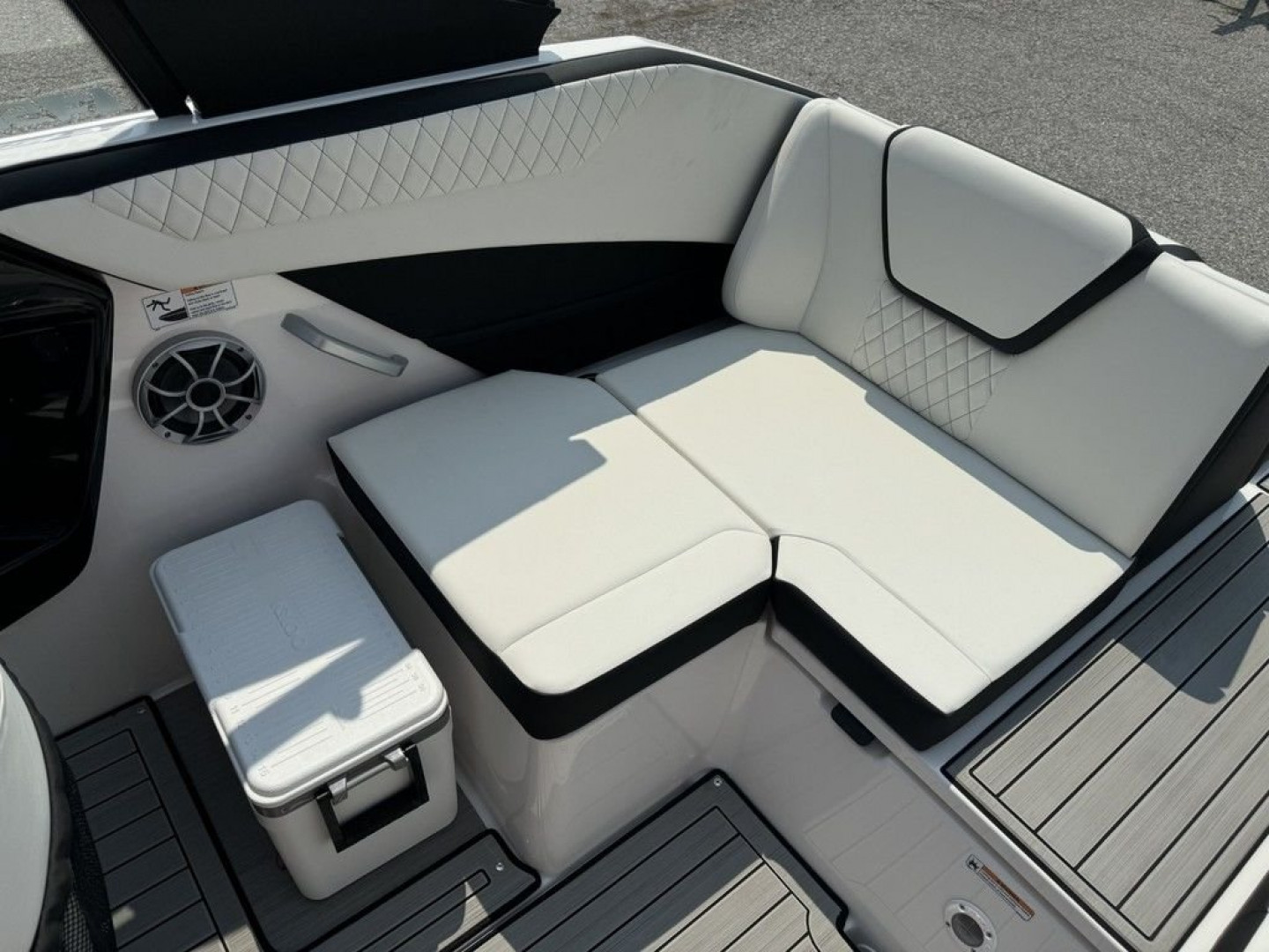 New 2024 Yamaha Boats 222SE