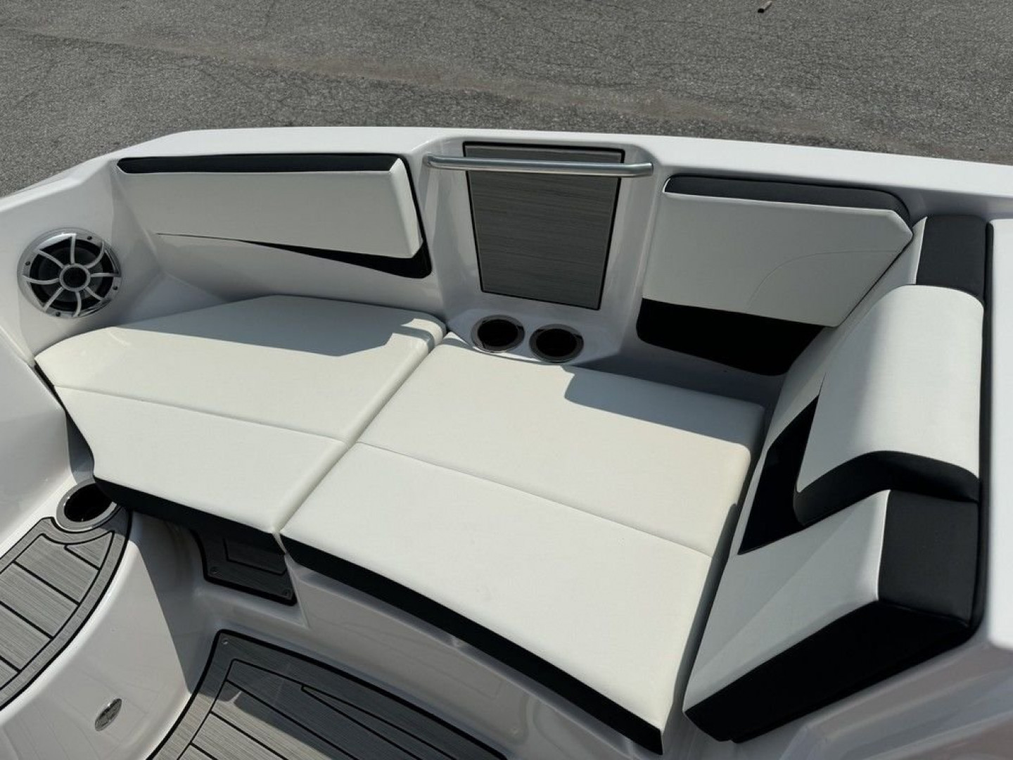 New 2024 Yamaha Boats 222SE