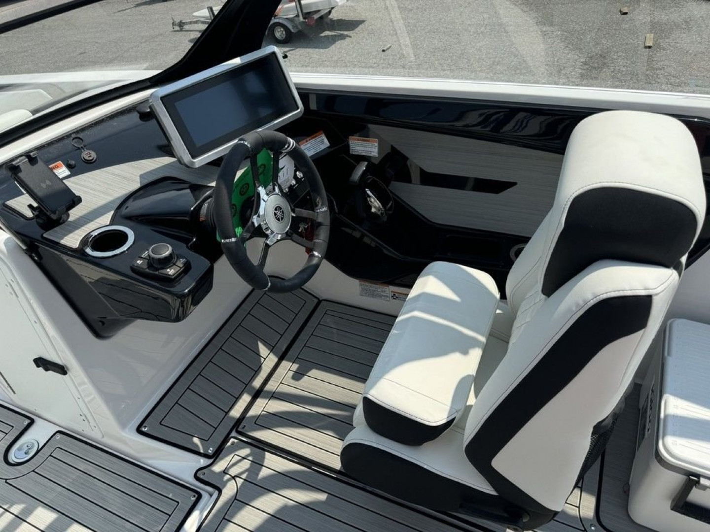 New 2024 Yamaha Boats 222SE