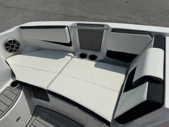 New 2024 Yamaha Boats 222SE