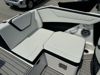 New 2024 Yamaha Boats 222SE