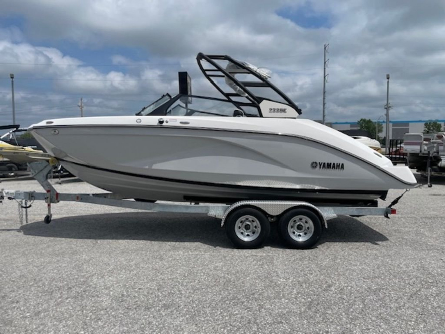 New 2024 Yamaha Boats 222SE