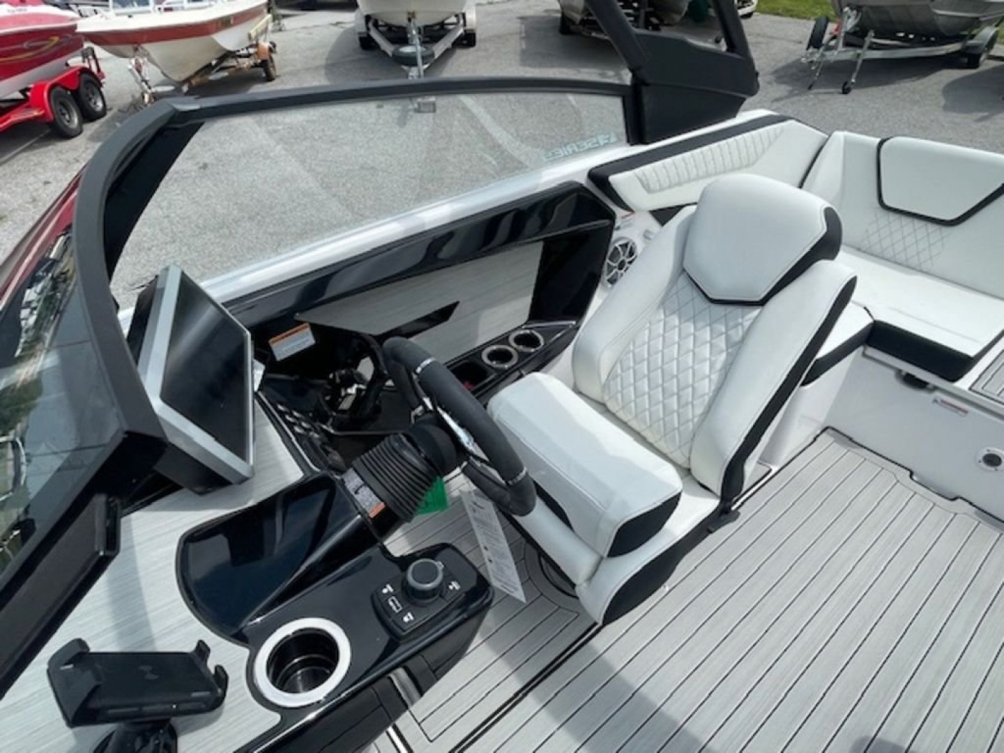 New 2024 Yamaha Boats 222SE