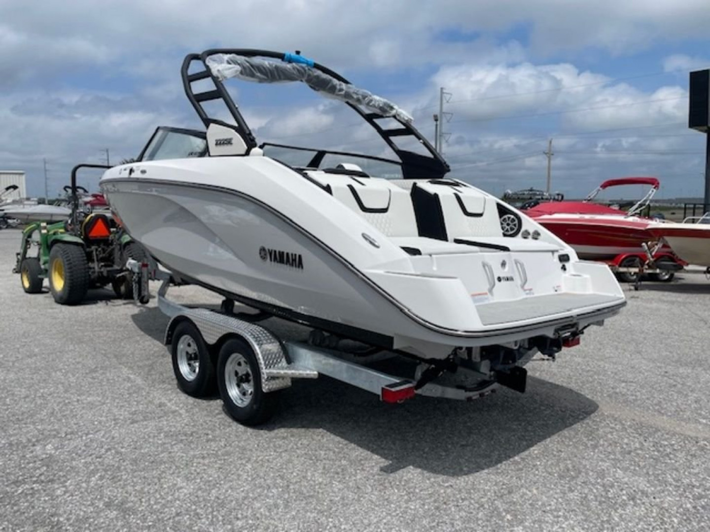 New 2024 Yamaha Boats 222SE