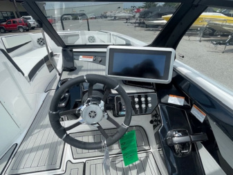 New 2024 Yamaha Boats 222SE