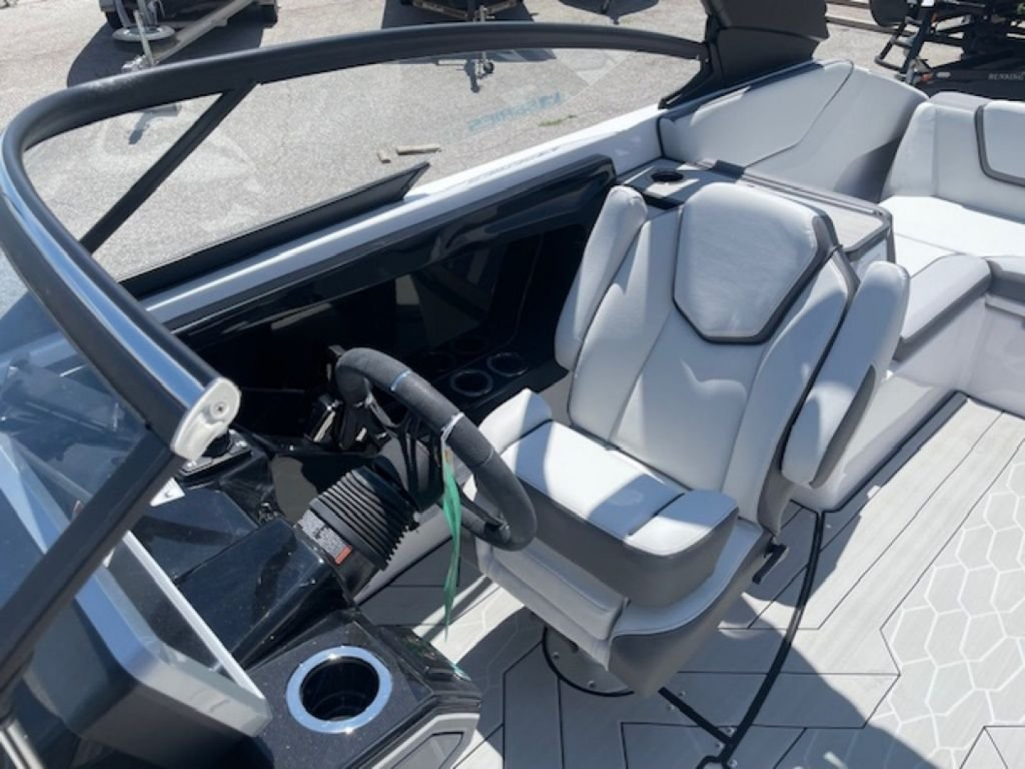 New 2024 Yamaha Boats 252XE